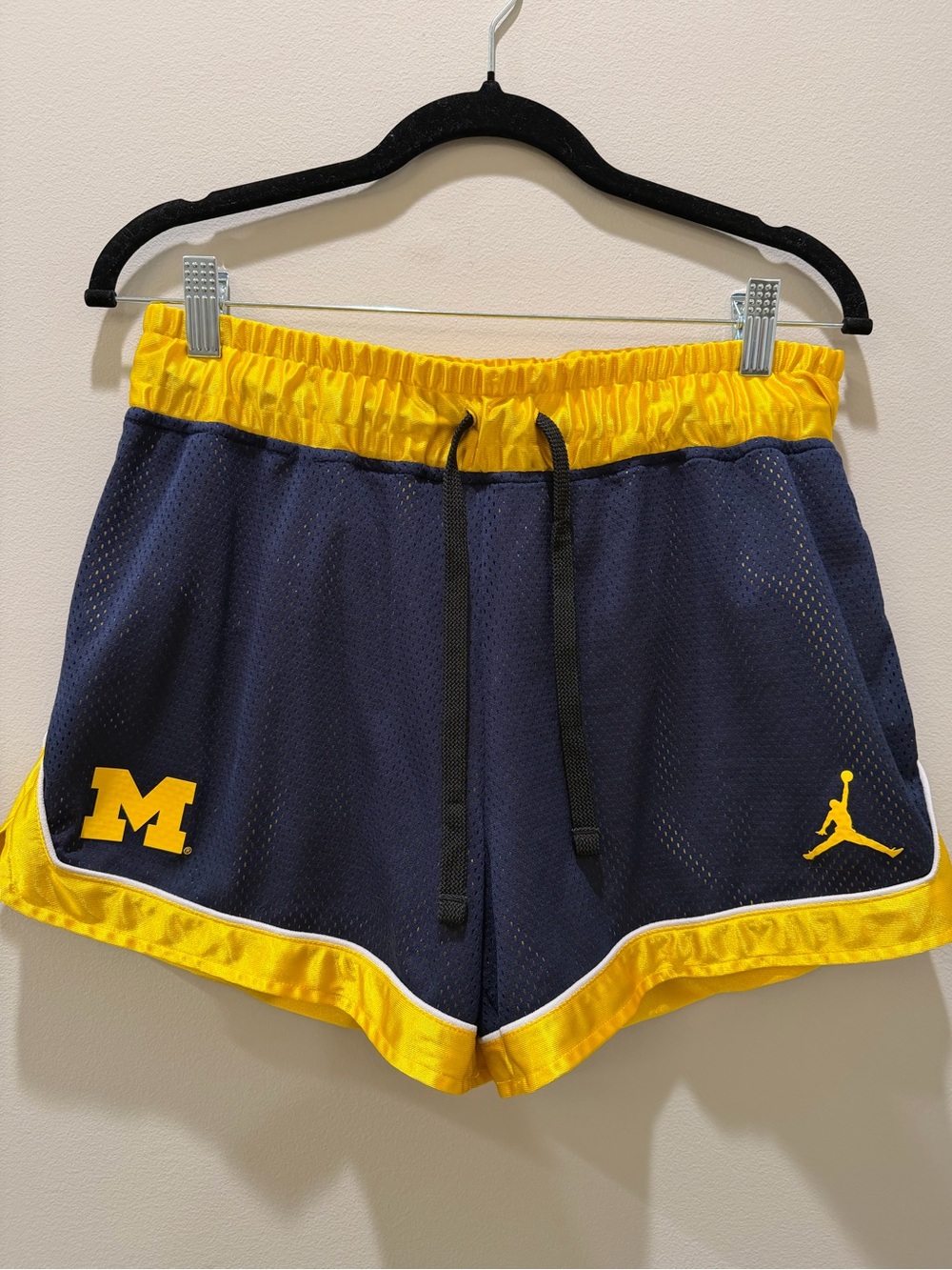 Jordan Brand Michigan Wolverines Basketball/Training Shorts – Women’s M